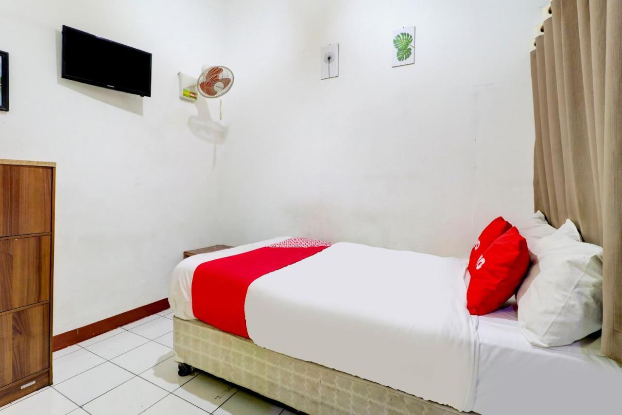 Oyo 90712 Acidalia Syariah Hotel 2*