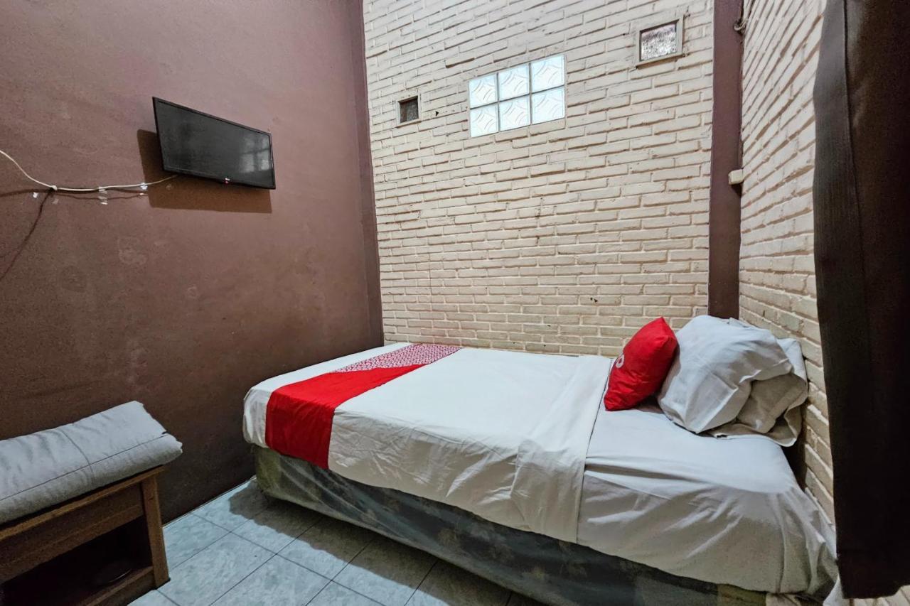 Oyo 90712 Acidalia Syariah Hotel